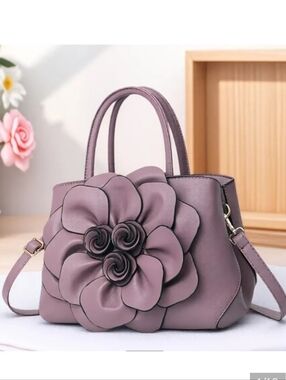🆕️👜 DUSTY PURPLE FLORAL PETAL HANDBAG / PURSE👜